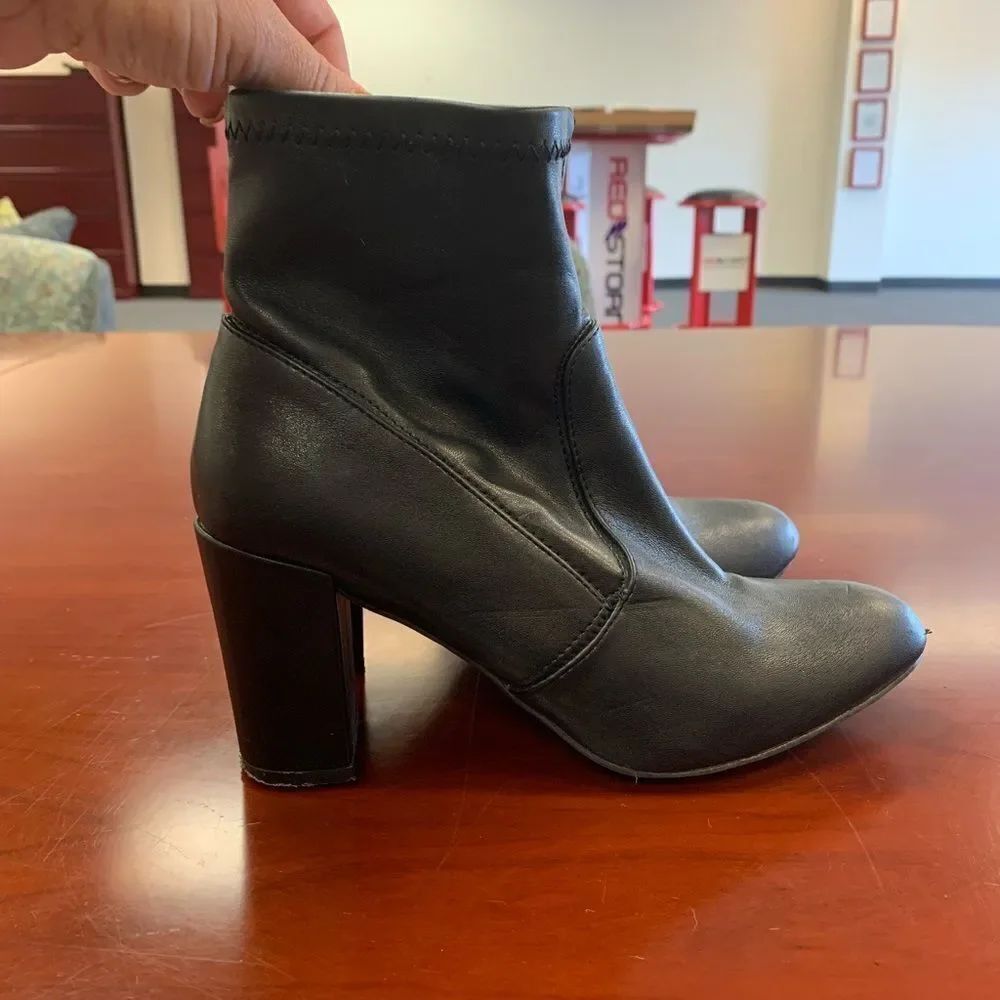 Steve Madden Black Faux Leather Ankle Bootie 8.5